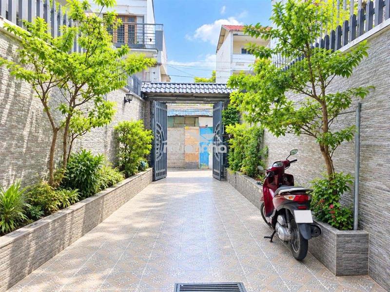 Bán nhà ngay cầu chà và- 118m2- 5pn- hẻm oto-  giá hơn 7.5tỷ