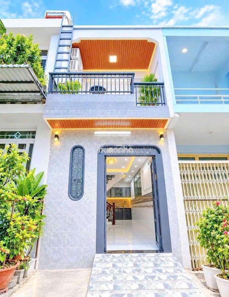 Bán nhà đẹp sách valy vô ở