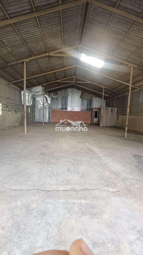 Kho thuê 12*25 có sân đường lại hùng cường vĩnh lộc b vào 1 cây số. - Ảnh 3