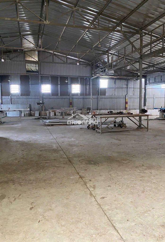 Kho xưởng đường xe tả 8tấn i 1000m