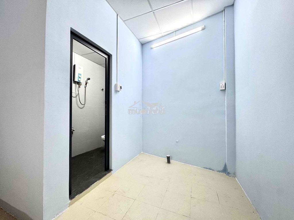 Phòng trọ hssv nt cơ bản ngay toà viettel chợ hoà hưng cmt8 quận 3 - Ảnh 4